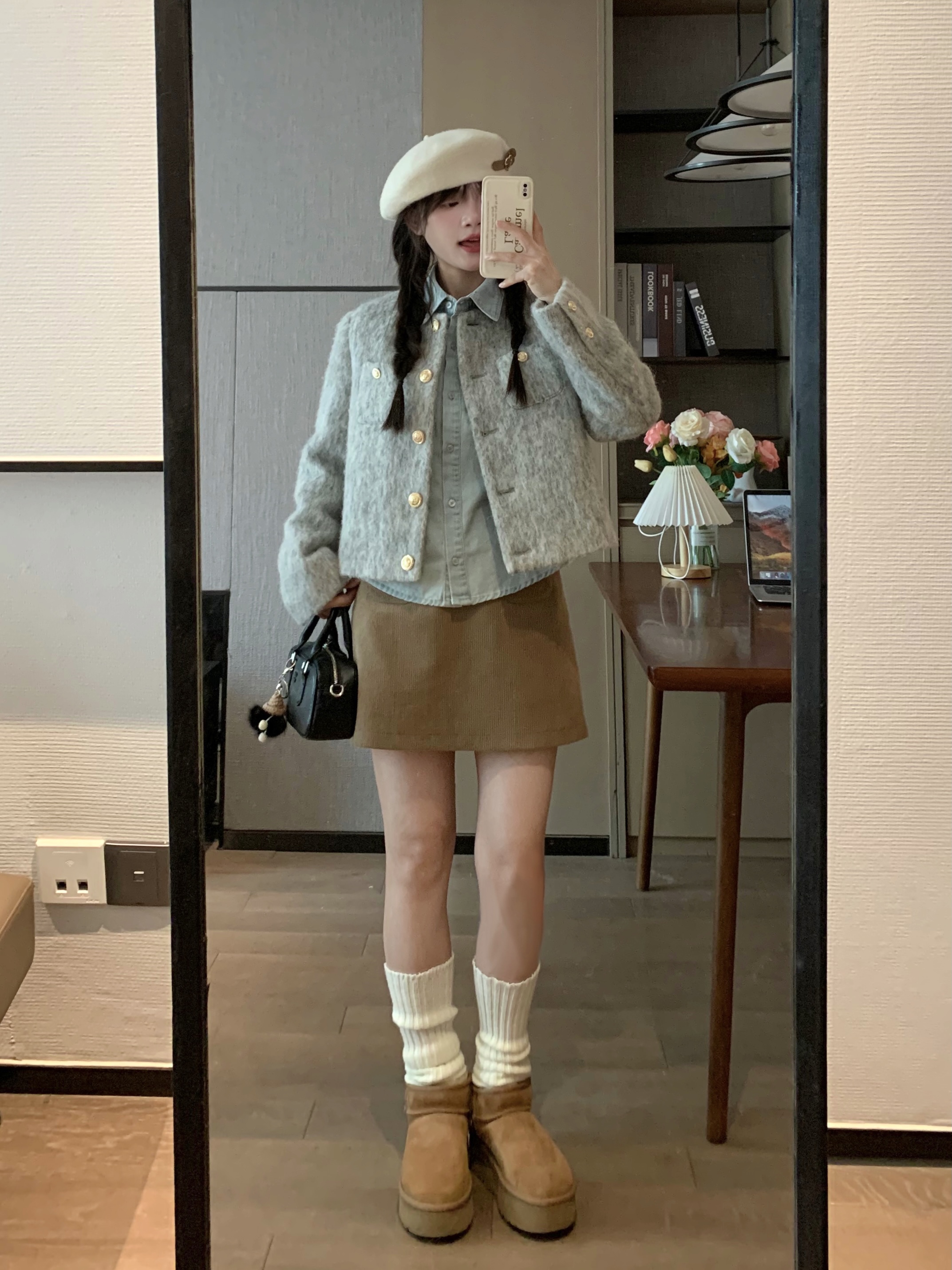 High-End Women's Slim Fit Gray Tweed Coat - Versatile Chanel-Style Outerwear for Early Spring Fashion High-End Women's Slim Fit Gray Tweed Coat - Versatile Chanel-Style Outerwear for Early Spring Fashion