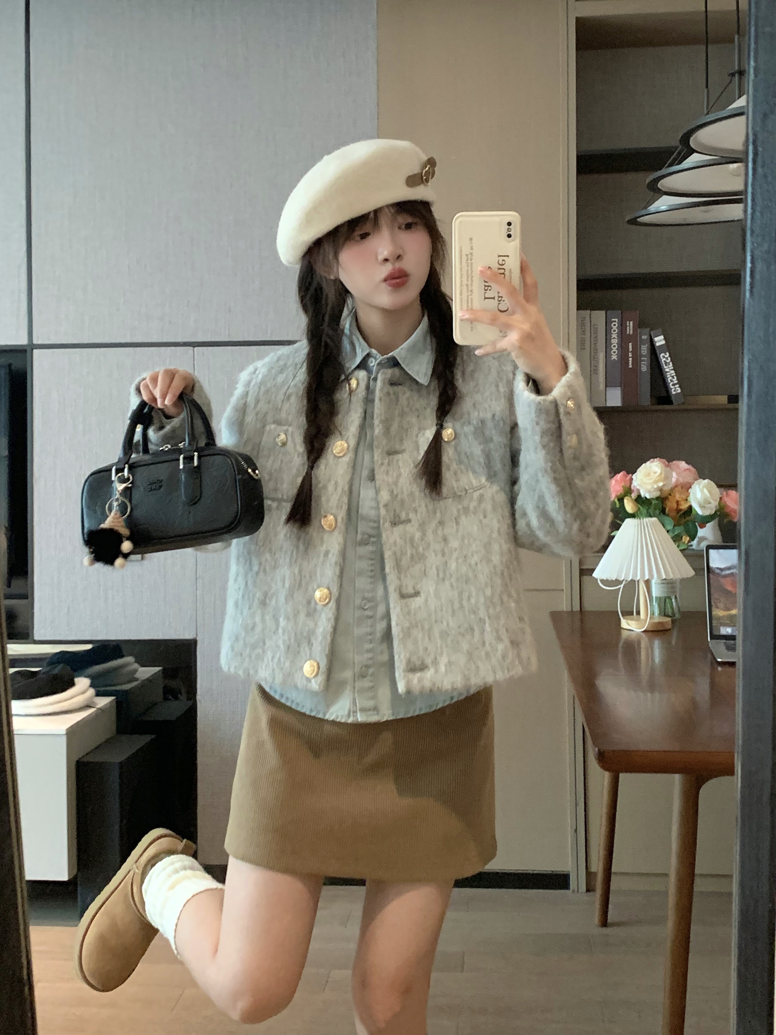 High-End Women's Slim Fit Gray Tweed Coat - Versatile Chanel-Style Outerwear for Early Spring Fashion High-End Women's Slim Fit Gray Tweed Coat - Versatile Chanel-Style Outerwear for Early Spring Fashion