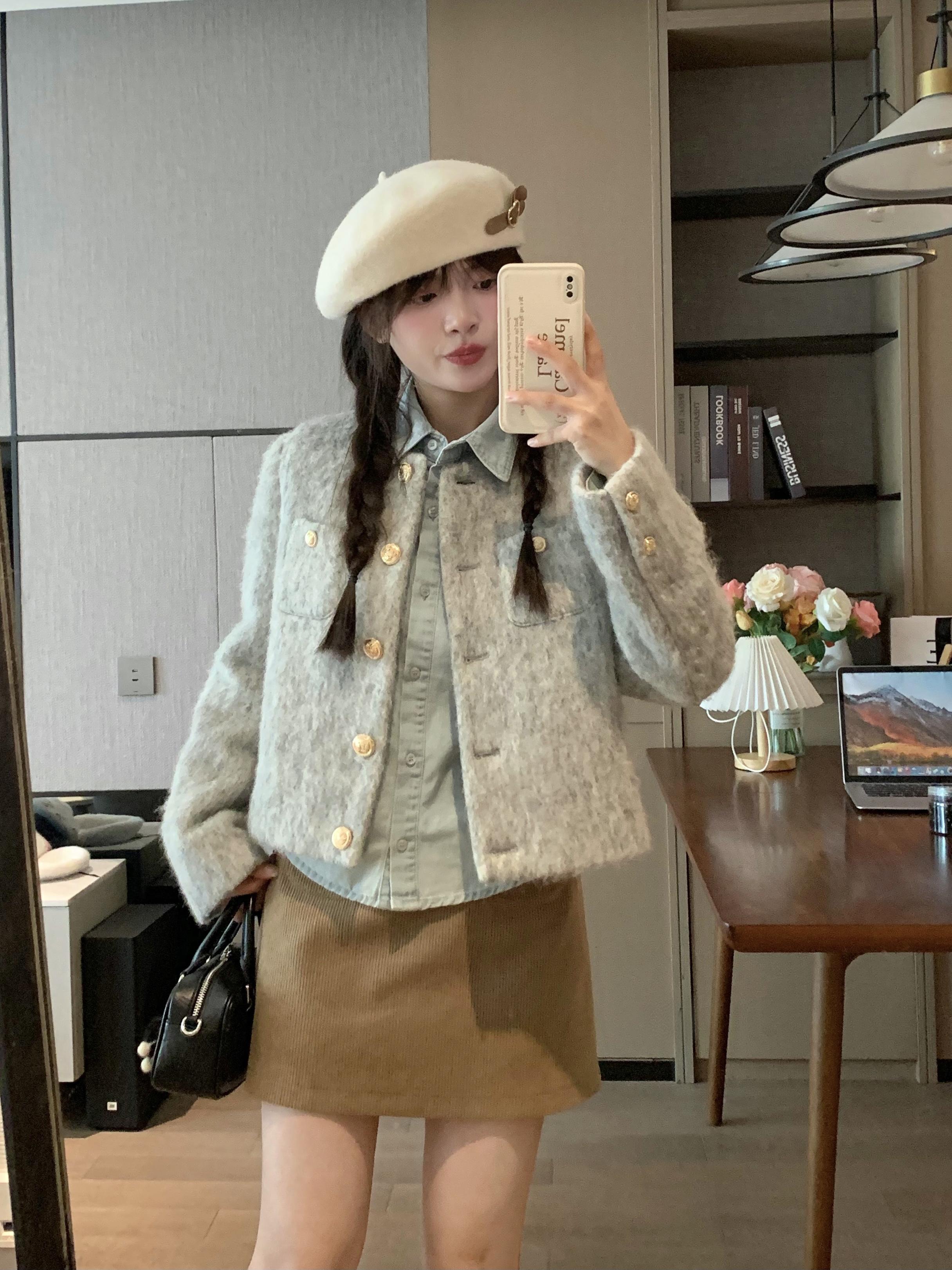 High-End Women's Slim Fit Gray Tweed Coat - Versatile Chanel-Style Outerwear for Early Spring Fashion