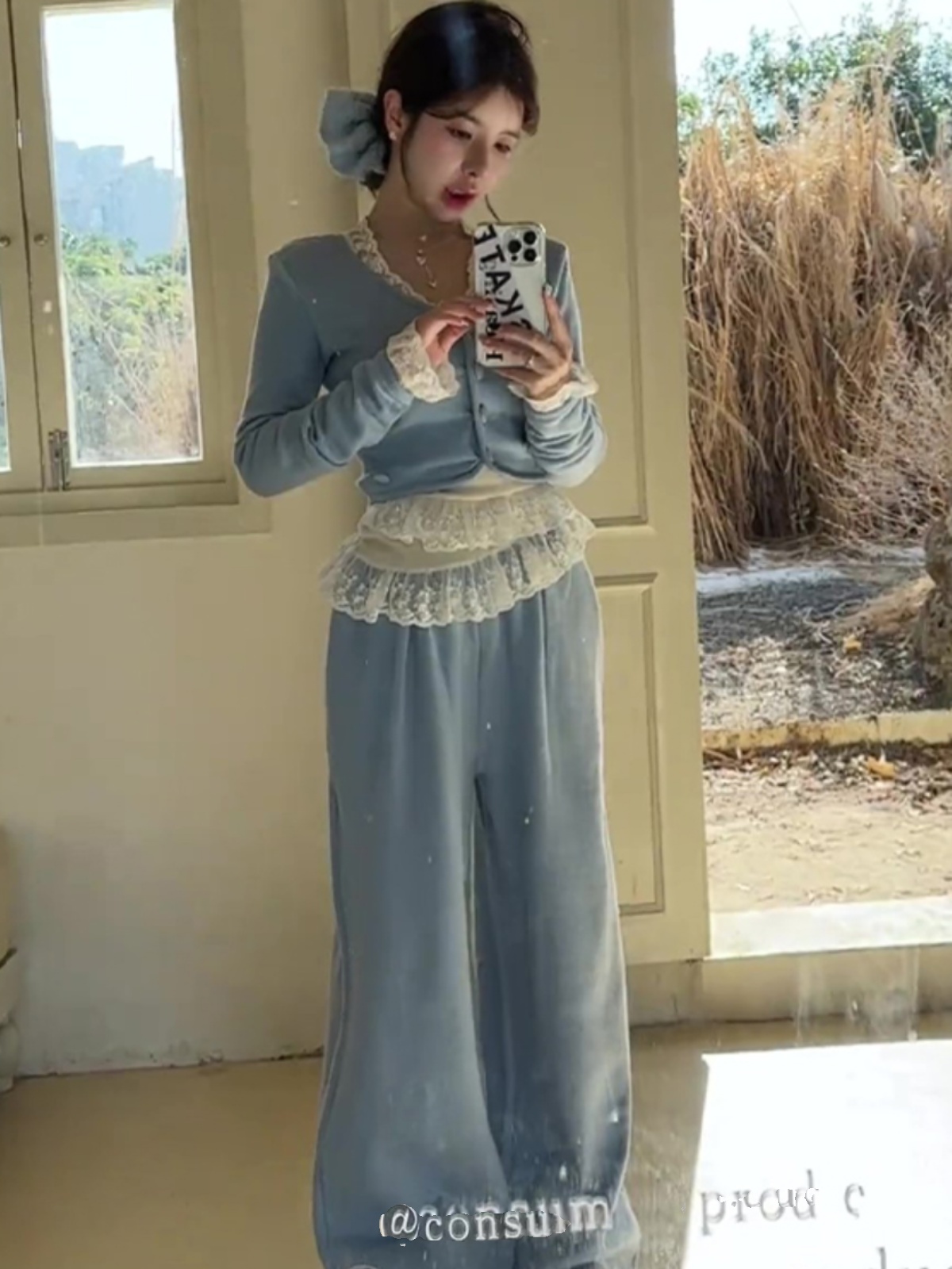 High-End Women's Slim-Fit V-Neck Top and Wide-Leg Pants Winter Outfit Set - 2025 Two-Piece Suit