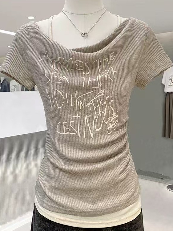 High-End Women's Waist-Cinched Pleated Slim-Fit Short-Sleeve T-Shirt - Trendy Fashion Essential for Chic Outfits