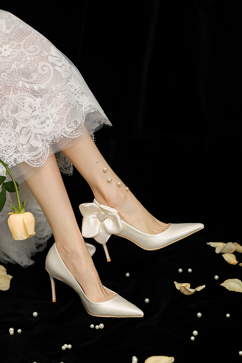 High Heels Wedding Shoes for Bride, French Style High-End Flats, 2025 New Temperament Design, Elegant Wedding Footwear High Heels Wedding Shoes for Bride, French Style High-End Flats, 2025 New Temperament Design, Elegant Wedding Footwear