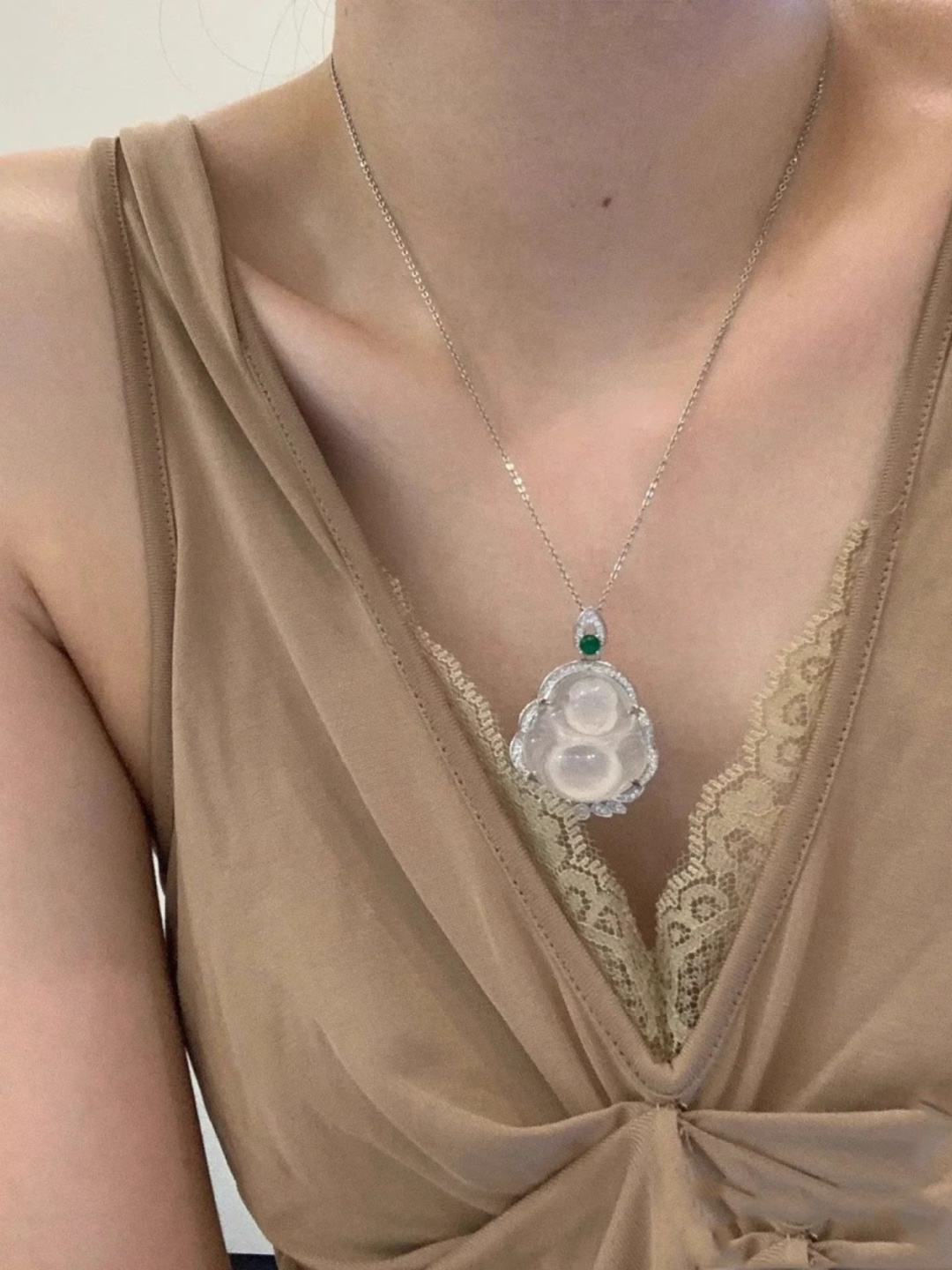 High Ice Type Chalcedony Agate Buddha Pendant Necklace - Chinese Style, Wealth Amulet Jewelry, Elegant Natural Stone Accessory High Ice Type Chalcedony Agate Buddha Pendant Necklace - Chinese Style, Wealth Amulet Jewelry, Elegant Natural Stone Accessory