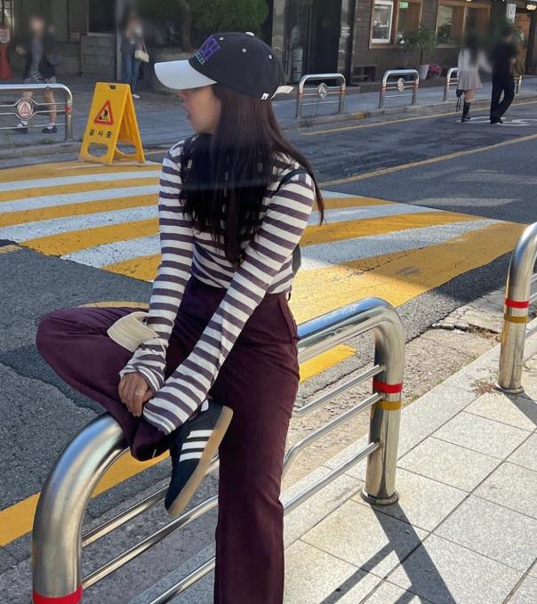 High Neck Striped Korean Style Slim Fit Long Sleeve Casual T-shirt - Unique & Versatile Slimming Top for Everyday Wear High Neck Striped Korean Style Slim Fit Long Sleeve Casual T-shirt - Unique & Versatile Slimming Top for Everyday Wear