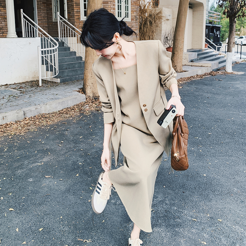 High-Quality Women's Two-Piece Set - Youthful Strap Dress & Commuter Suit Style for 2025 Fashion Trends
