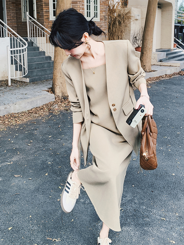 High-Quality Women's Two-Piece Set - Youthful Strap Dress & Commuter Suit Style for 2025 Fashion Trends High-Quality Women's Two-Piece Set - Youthful Strap Dress & Commuter Suit Style for 2025 Fashion Trends