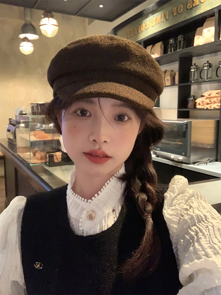 High-Quality Women's Wool Newsboy Cap with Gold Buckle - Eight-Sided Painter Hat for Winter 2025, Vintage Style