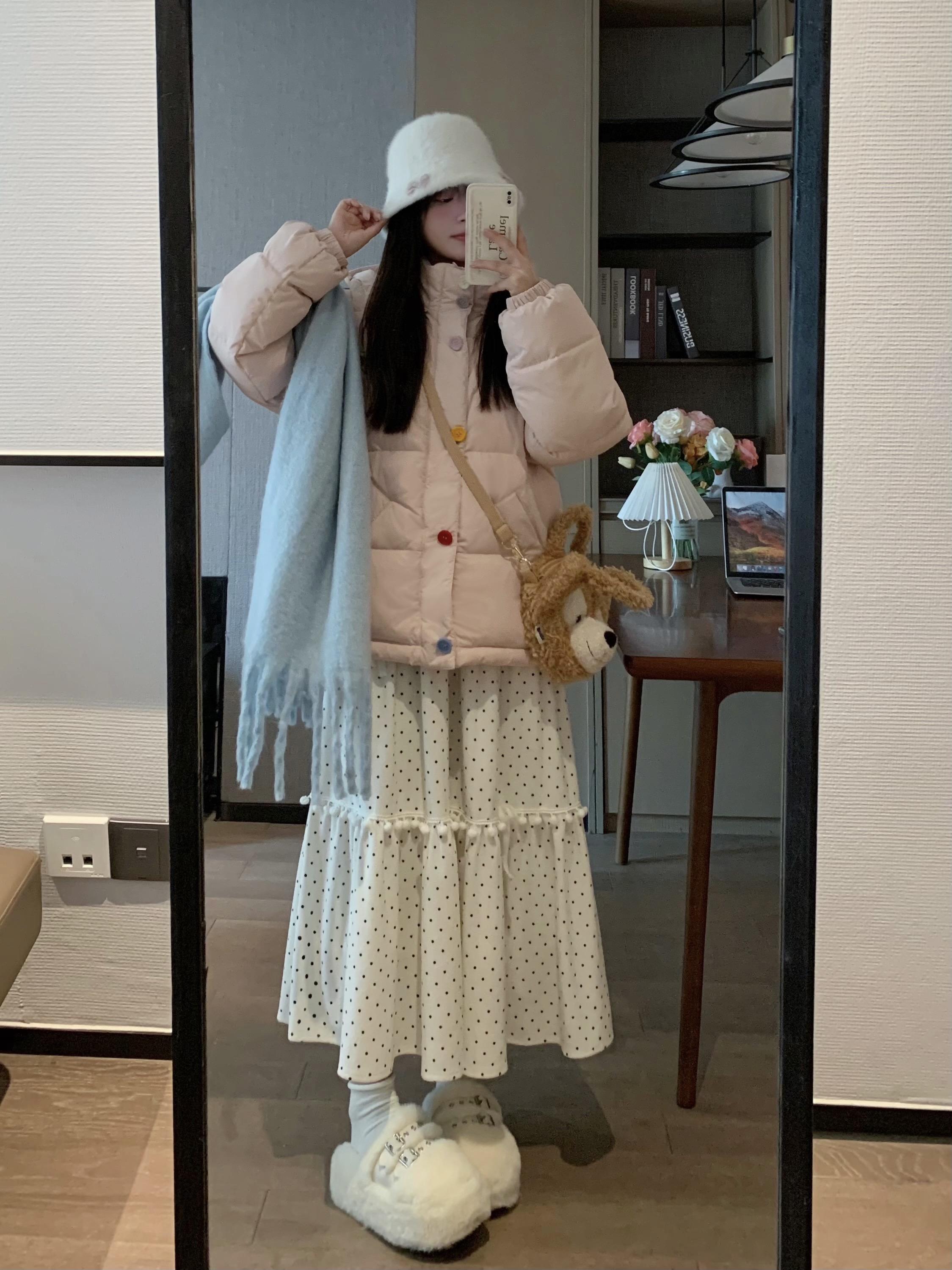 High-Waisted A-Line Polka Dot Cake Skirt with Thickened Pleats - Versatile Autumn/Winter Fashion for a Flattering Fit High-Waisted A-Line Polka Dot Cake Skirt with Thickened Pleats - Versatile Autumn/Winter Fashion for a Flattering Fit