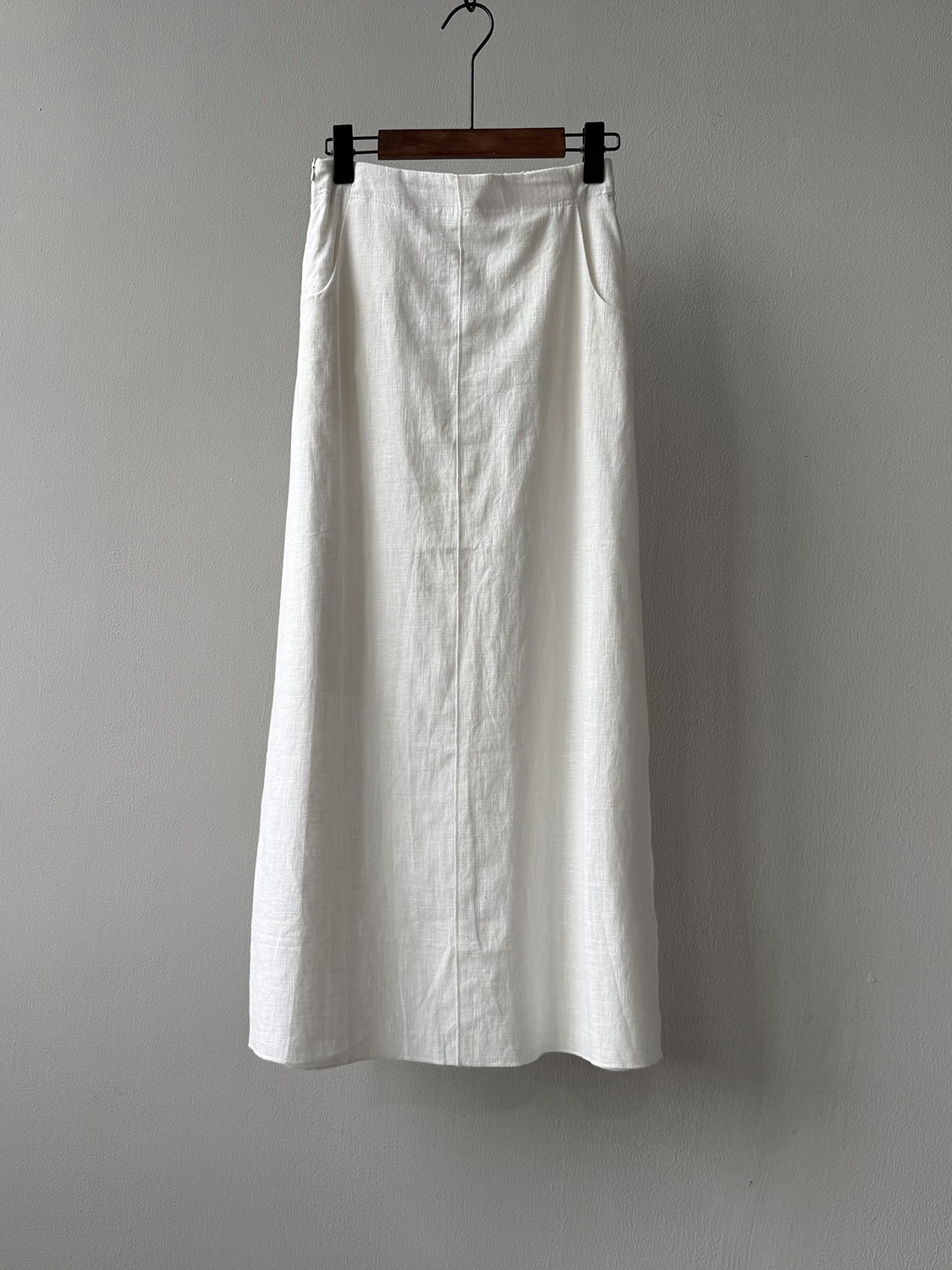 High-Waisted A-Line Ramie Skirt for Women - Elegant Straight Cut, Casual Split Design, 2025 Summer Style, High-End Quality High-Waisted A-Line Ramie Skirt for Women - Elegant Straight Cut, Casual Split Design, 2025 Summer Style, High-End Quality