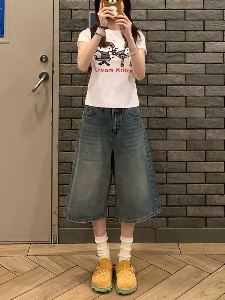 High-Waisted American Retro Denim Shorts for Women - Loose Wide-Leg Straight-Leg Summer Fashion, 90s Style, Mid-Length