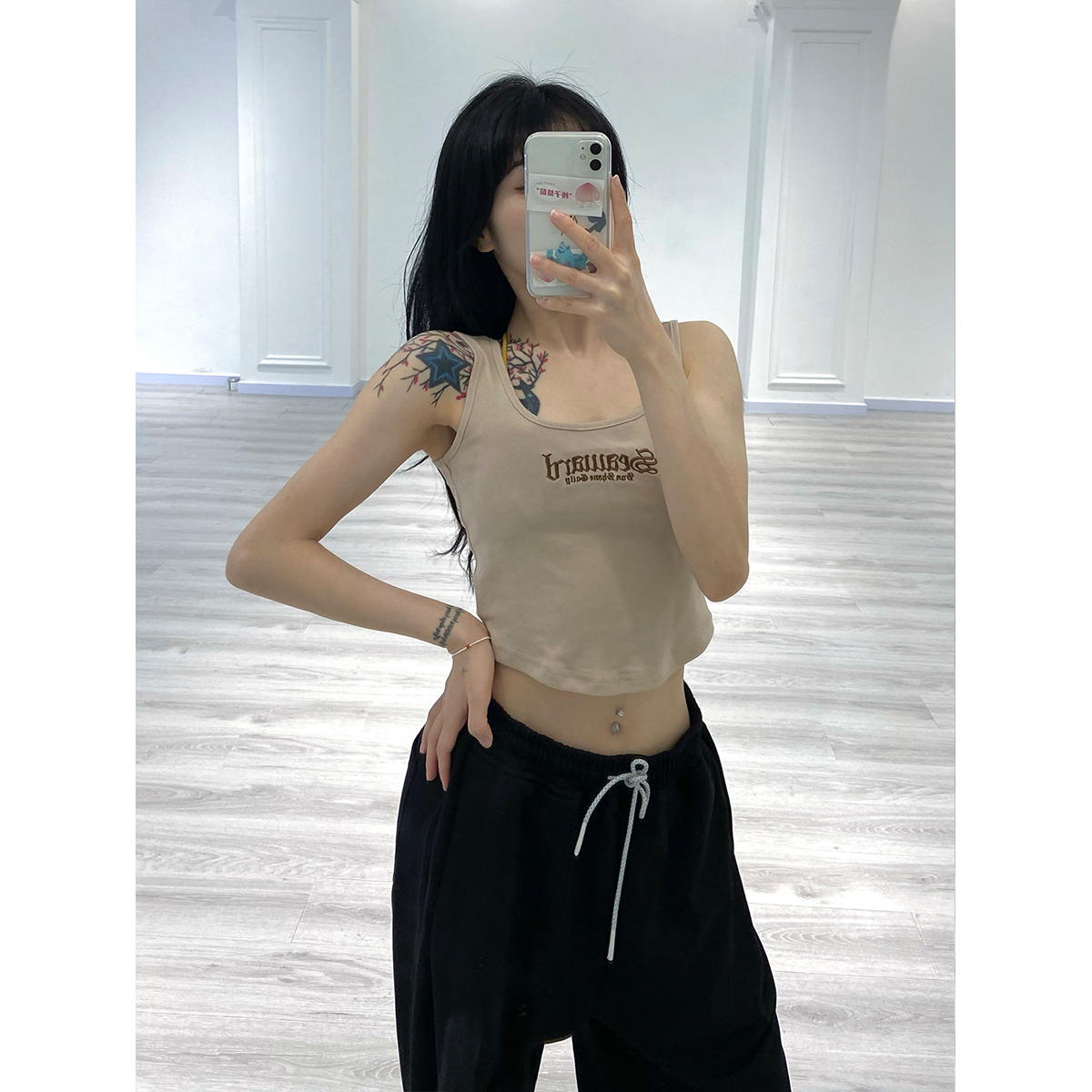 High-Waisted American Retro Street Hip-Hop Cargo Pants for Women – Casual Straight Wide-Leg Trousers High-Waisted American Retro Street Hip-Hop Cargo Pants for Women – Casual Straight Wide-Leg Trousers