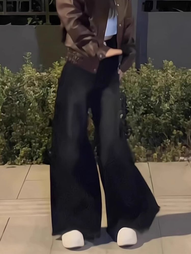 High-Waisted Black Frayed Wide-Leg Jeans for Women - Flattering Loose Fit, Summer Style, Slightly Flared Straight-Leg Pants High-Waisted Black Frayed Wide-Leg Jeans for Women - Flattering Loose Fit, Summer Style, Slightly Flared Straight-Leg Pants