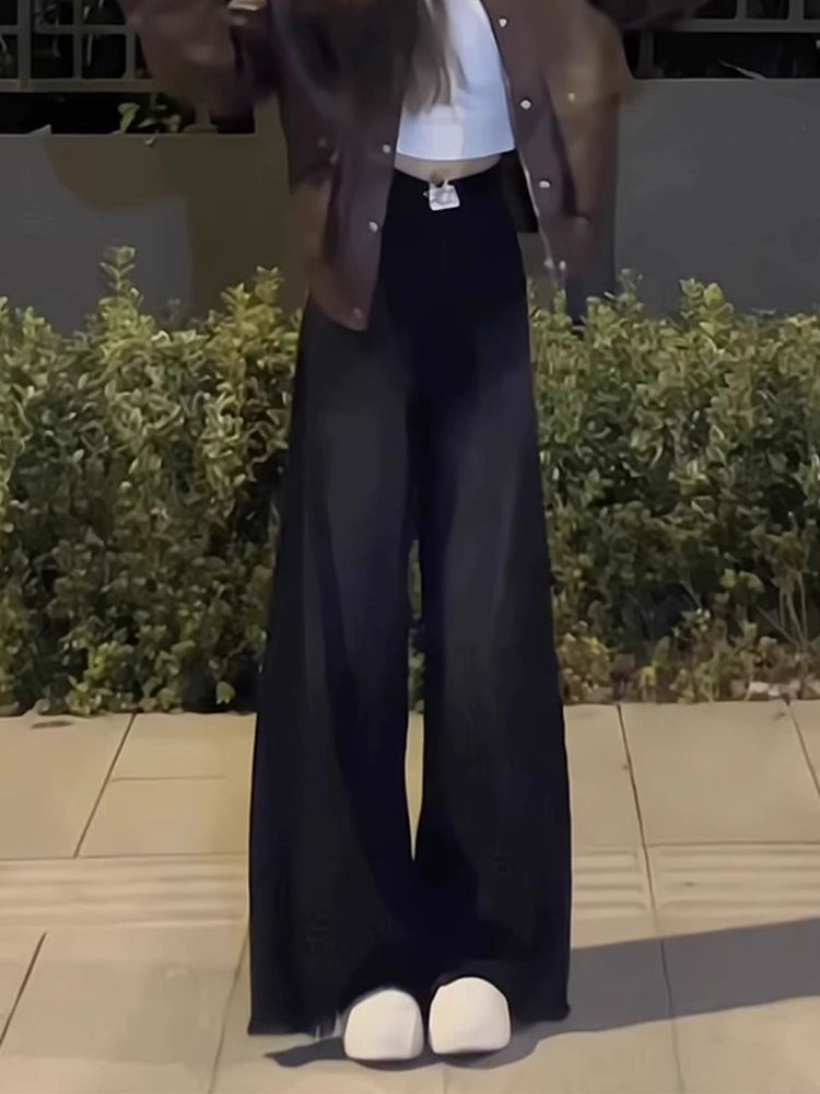 High-Waisted Black Frayed Wide-Leg Jeans for Women - Flattering Loose Fit, Summer Style, Slightly Flared Straight-Leg Pants High-Waisted Black Frayed Wide-Leg Jeans for Women - Flattering Loose Fit, Summer Style, Slightly Flared Straight-Leg Pants