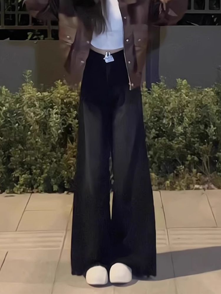 High-Waisted Black Frayed Wide-Leg Jeans for Women - Flattering Loose Fit, Summer Style, Slightly Flared Straight-Leg Pants High-Waisted Black Frayed Wide-Leg Jeans for Women - Flattering Loose Fit, Summer Style, Slightly Flared Straight-Leg Pants