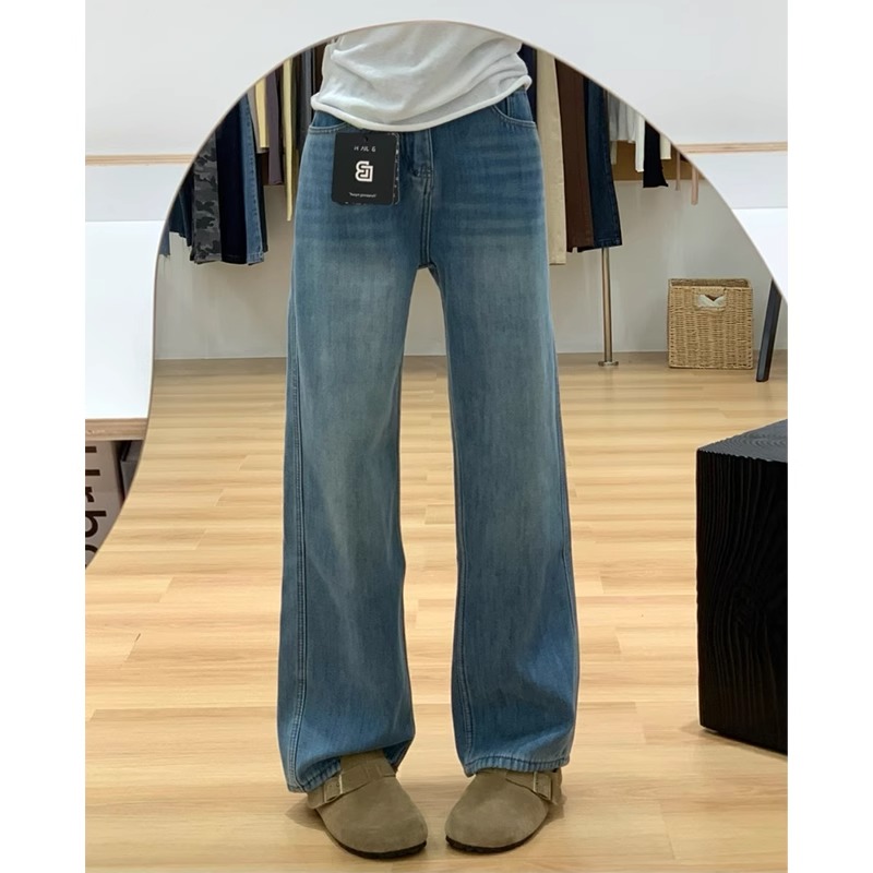 High-Waisted Fleece-Lined Light-Colored Straight-Leg Jeans for Women - Flattering Fit for Petite Pear-Shaped Figures, Autumn Winter 2025 Style