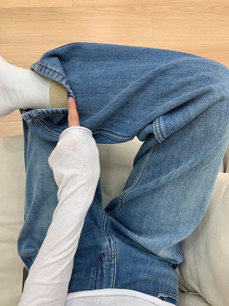 High-Waisted Fleece-Lined Light-Colored Straight-Leg Jeans for Women - Flattering Fit for Petite Pear-Shaped Figures, Autumn Winter 2025 Style High-Waisted Fleece-Lined Light-Colored Straight-Leg Jeans for Women - Flattering Fit for Petite Pear-Shaped Figures, Autumn Winter 2025 Style