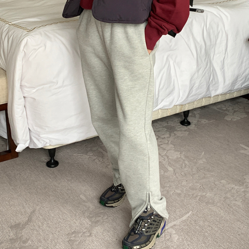 High-Waisted Fleece-Lined Slim Leg Sports Pants for Petite Women - Casual Jogging Pants with Cuffs, Perfect for Activewear and Comfort