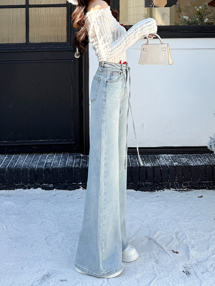 High-Waisted Light Blue Fleece-Lined Flared Jeans for Women - Slimming Loose Wide-Leg Pants for Autumn Winter 2025 High-Waisted Light Blue Fleece-Lined Flared Jeans for Women - Slimming Loose Wide-Leg Pants for Autumn Winter 2025