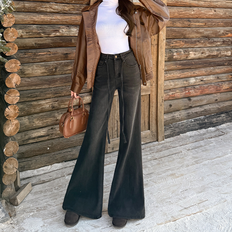 High-Waisted Light Blue Fleece-Lined Flared Jeans for Women - Slimming Loose Wide-Leg Pants for Autumn Winter 2025 High-Waisted Light Blue Fleece-Lined Flared Jeans for Women - Slimming Loose Wide-Leg Pants for Autumn Winter 2025