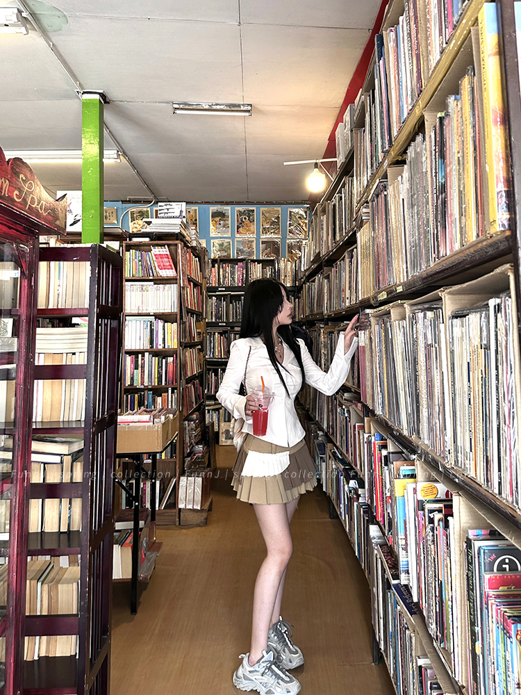 High-Waisted Pleated A-Line Skirt for Women - Retro Square Style, Versatile Design, Slimming Fit, Unique Short Skirt Fashion High-Waisted Pleated A-Line Skirt for Women - Retro Square Style, Versatile Design, Slimming Fit, Unique Short Skirt Fashion