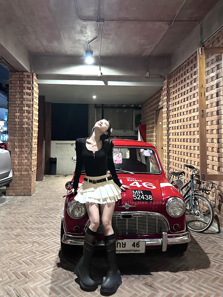 High-Waisted Pleated A-Line Skirt for Women - Retro Square Style, Versatile Design, Slimming Fit, Unique Short Skirt Fashion High-Waisted Pleated A-Line Skirt for Women - Retro Square Style, Versatile Design, Slimming Fit, Unique Short Skirt Fashion