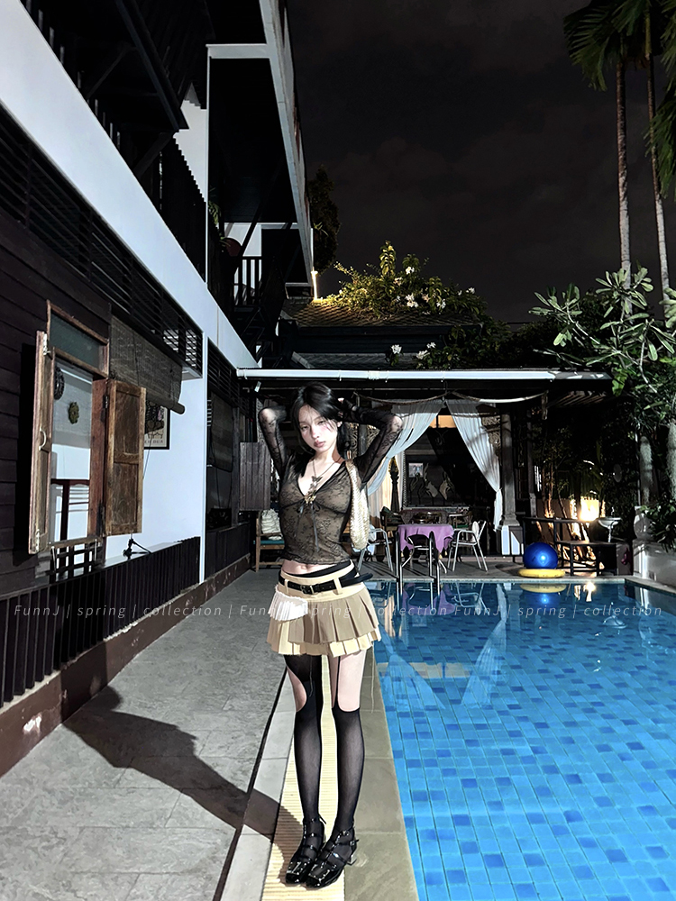 High-Waisted Pleated A-Line Skirt for Women - Retro Square Style, Versatile Design, Slimming Fit, Unique Short Skirt Fashion High-Waisted Pleated A-Line Skirt for Women - Retro Square Style, Versatile Design, Slimming Fit, Unique Short Skirt Fashion