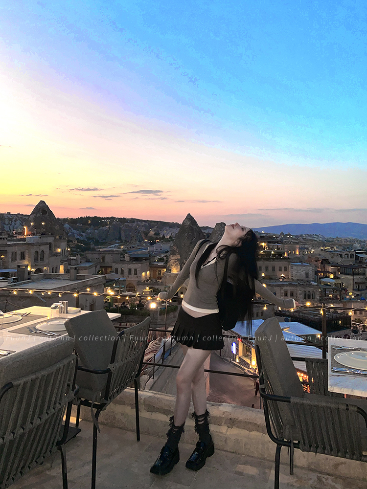 High-Waisted Pleated Waist Retro Bodycon Mini Skirt for Women - Versatile Slimming Design in Trendy Korean Style High-Waisted Pleated Waist Retro Bodycon Mini Skirt for Women - Versatile Slimming Design in Trendy Korean Style