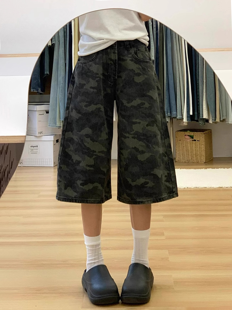 High-Waisted Retro Camouflage Denim Shorts for Women - Summer Loose Wide-Leg Mid-Length Versatile Pants