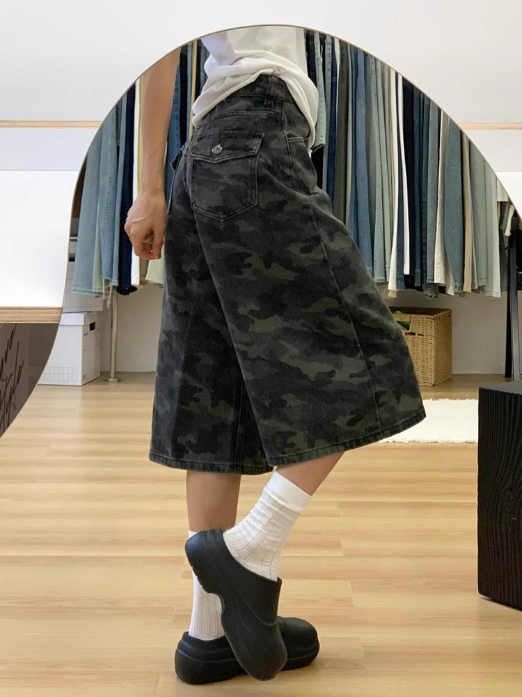 High-Waisted Retro Camouflage Denim Shorts for Women - Summer Loose Wide-Leg Mid-Length Versatile Pants