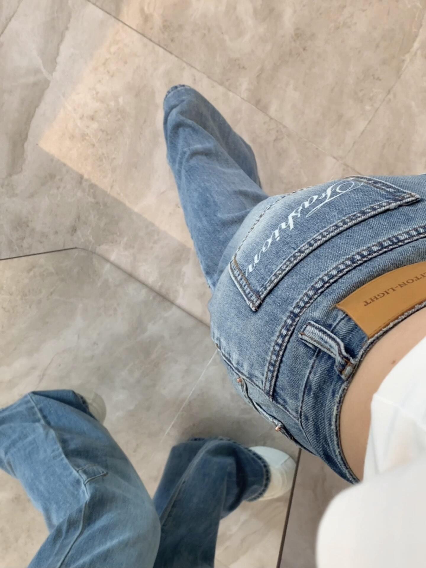 High-Waisted Retro Flared Jeans for Women, Fleece-Lined Loose Wide-Leg Pants, Slimming Floor-Length Design, Autumn Winter 2025 Fashion High-Waisted Retro Flared Jeans for Women, Fleece-Lined Loose Wide-Leg Pants, Slimming Floor-Length Design, Autumn Winter 2025 Fashion