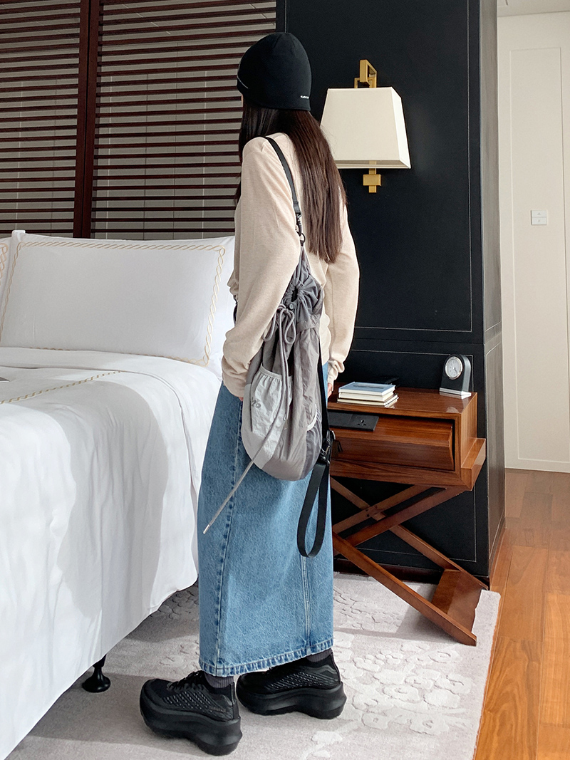 High-Waisted Retro Front-Slit Denim Skirt - Versatile Mid-Length Slimming Style for 2025 Fashion Trends High-Waisted Retro Front-Slit Denim Skirt - Versatile Mid-Length Slimming Style for 2025 Fashion Trends