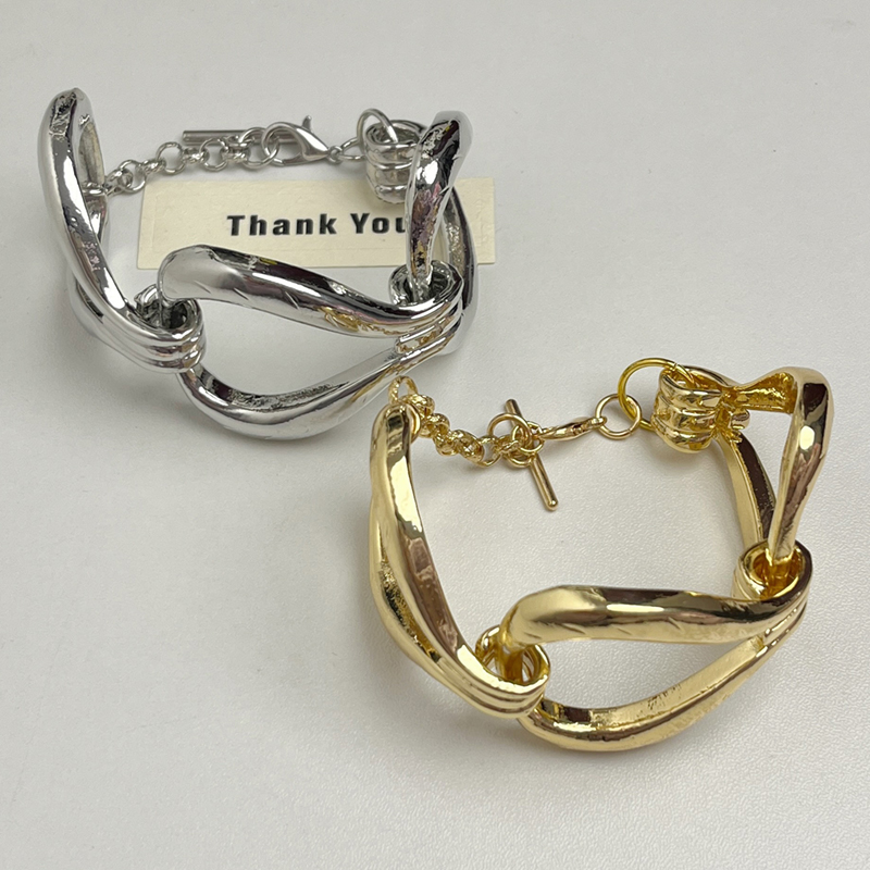 Hollow Metal Round Ring Spliced Bracelet for Women - Light Luxury Exquisite Simple Bangle, Trendy 2025 Fashion Accessory Hollow Metal Round Ring Spliced Bracelet for Women - Light Luxury Exquisite Simple Bangle, Trendy 2025 Fashion Accessory