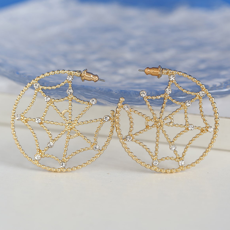 Hollow Spider Web Ear Hoops - Fashionable High-End Halloween Ear Accessories, Versatile Studs for Trendy Style