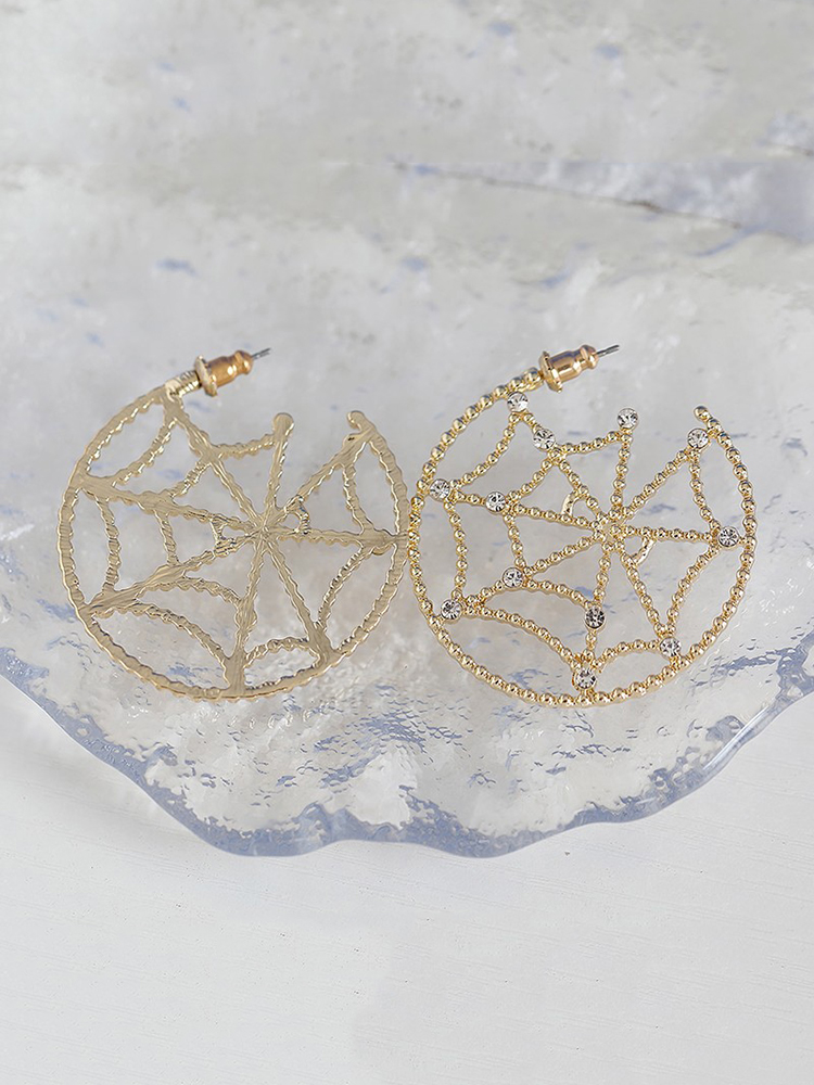 Hollow Spider Web Ear Hoops - Fashionable High-End Halloween Ear Accessories, Versatile Studs for Trendy Style Hollow Spider Web Ear Hoops - Fashionable High-End Halloween Ear Accessories, Versatile Studs for Trendy Style