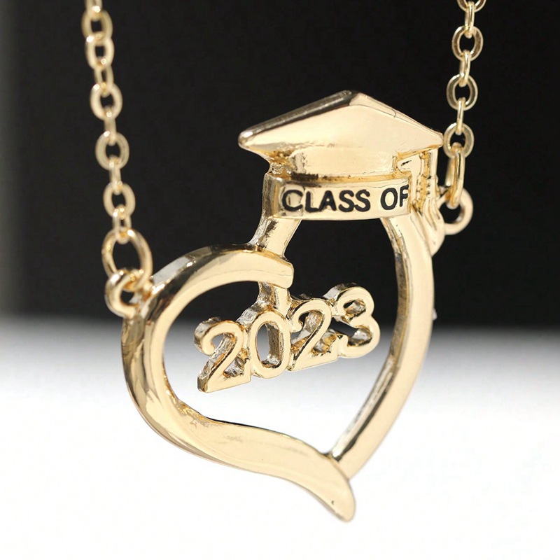 Hollowed-Out Doctoral Cap Heart Necklace - Exquisite Clavicle Chain for Graduation Season, Trendy Classmate Gift, Student Souvenir
