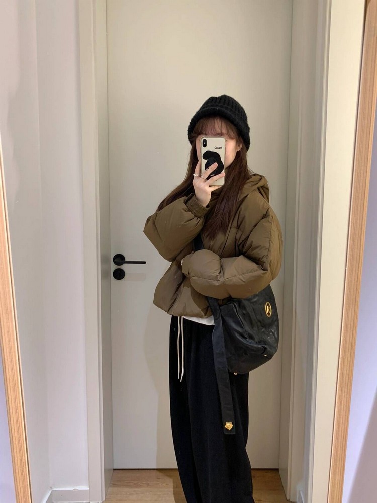 Hooded White Duck Down Jacket for Women, Korean Style, Loose Fit, Petite-Friendly, Versatile Thick Cotton Winter Outerwear Hooded White Duck Down Jacket for Women, Korean Style, Loose Fit, Petite-Friendly, Versatile Thick Cotton Winter Outerwear