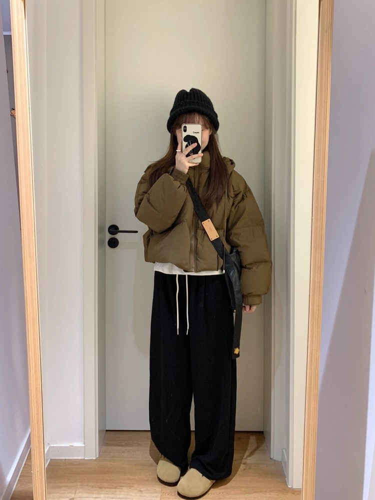 Hooded White Duck Down Jacket for Women, Korean Style, Loose Fit, Petite-Friendly, Versatile Thick Cotton Winter Outerwear Hooded White Duck Down Jacket for Women, Korean Style, Loose Fit, Petite-Friendly, Versatile Thick Cotton Winter Outerwear