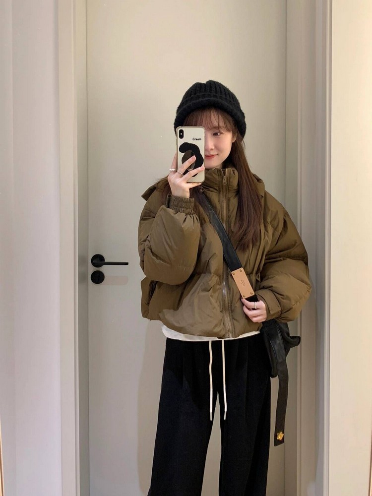 Hooded White Duck Down Jacket for Women, Korean Style, Loose Fit, Petite-Friendly, Versatile Thick Cotton Winter Outerwear Hooded White Duck Down Jacket for Women, Korean Style, Loose Fit, Petite-Friendly, Versatile Thick Cotton Winter Outerwear