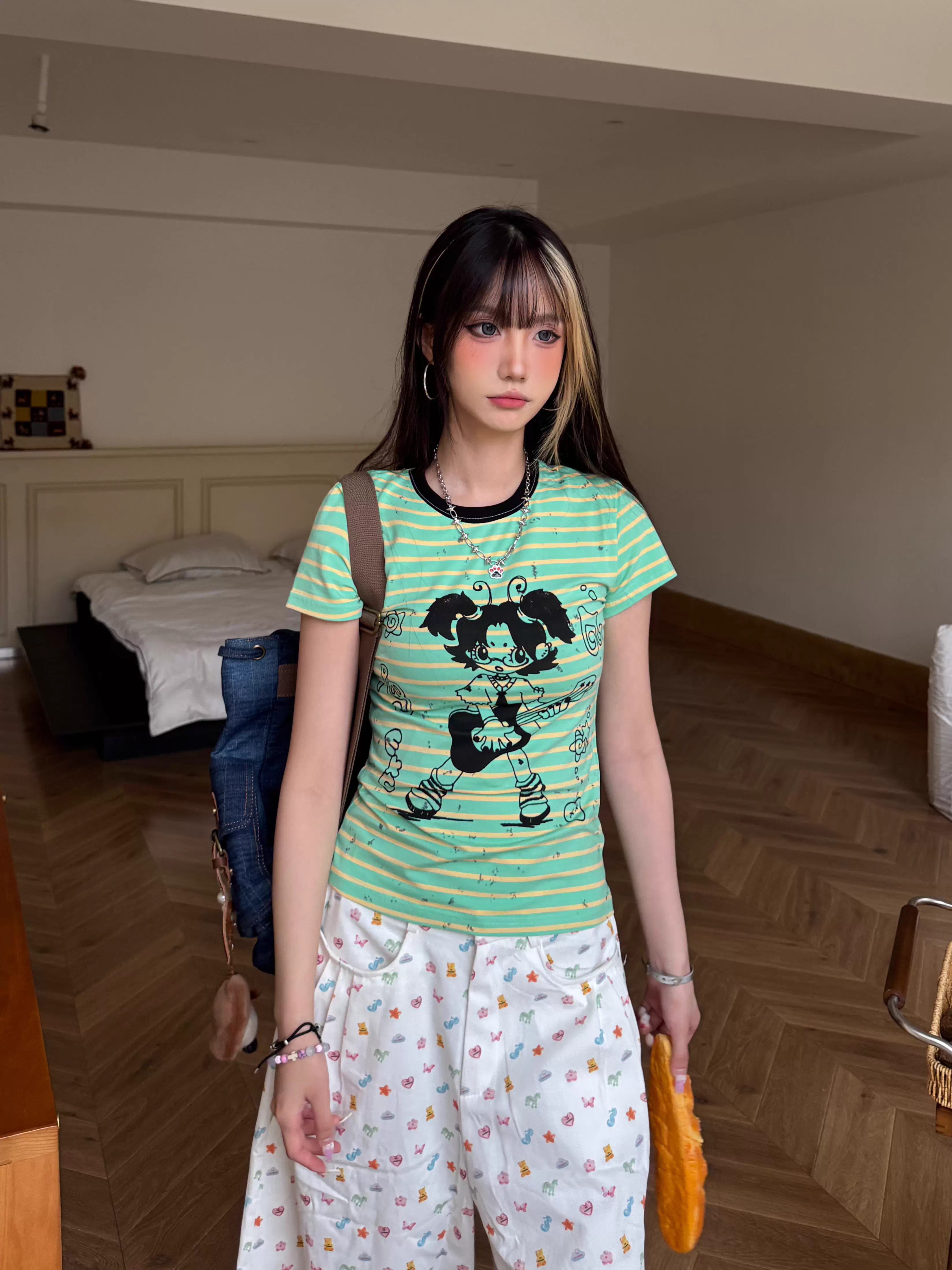 Indie Rock Girl Printed Striped Short Slim Fit T-Shirt for Women - Summer Green Shoulder Tee - Casual 90s Style Indie Rock Girl Printed Striped Short Slim Fit T-Shirt for Women - Summer Green Shoulder Tee - Casual 90s Style