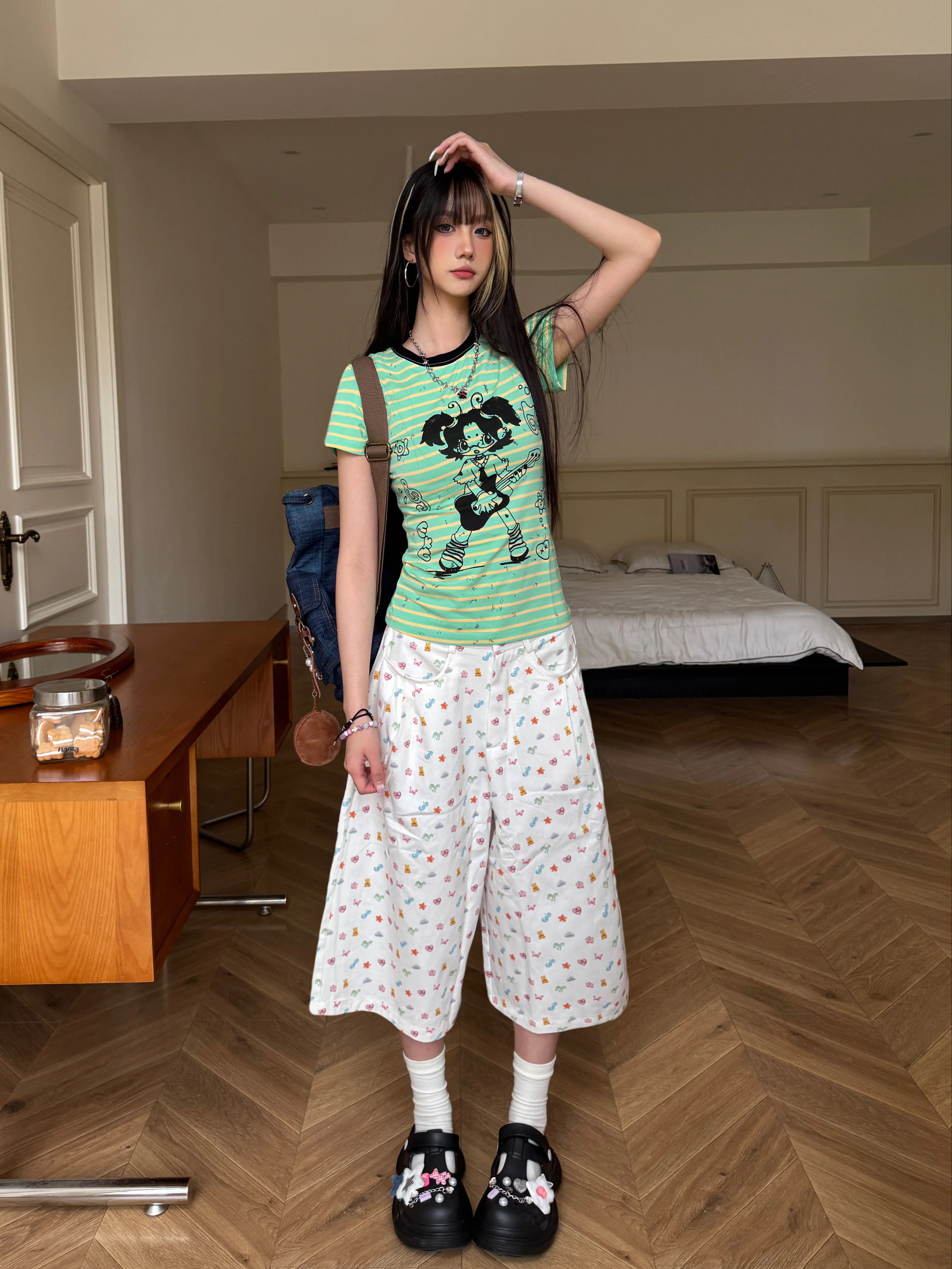 Indie Rock Girl Printed Striped Short Slim Fit T-Shirt for Women - Summer Green Shoulder Tee - Casual 90s Style Indie Rock Girl Printed Striped Short Slim Fit T-Shirt for Women - Summer Green Shoulder Tee - Casual 90s Style