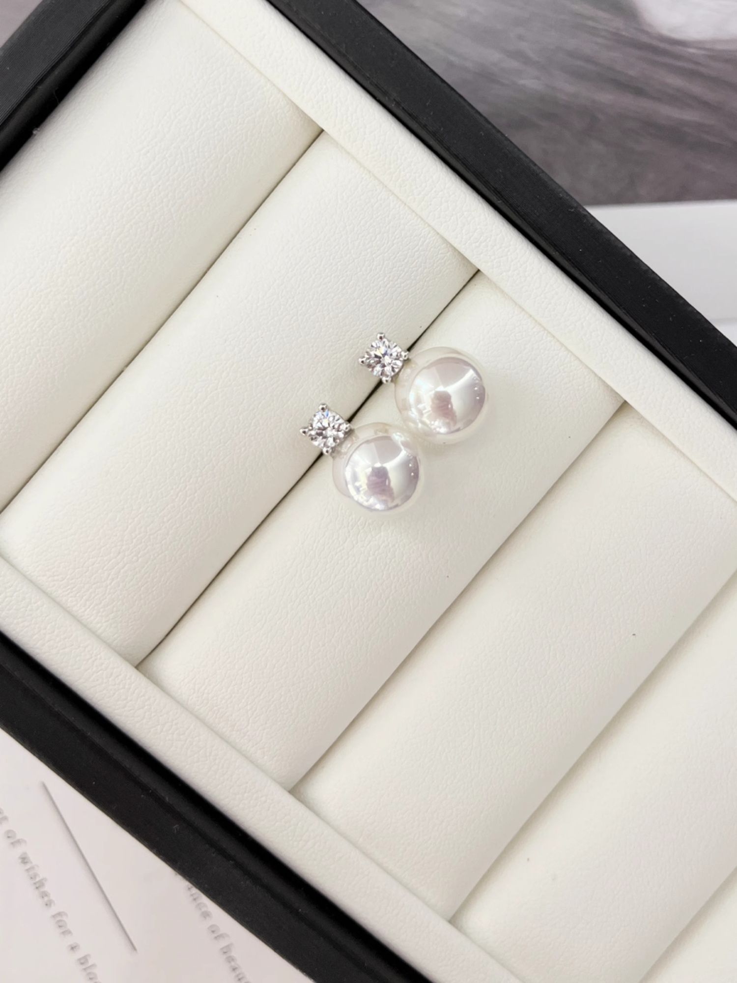 Iridescent Princess Earrings with Mirror Surface and Artificial Pearls - Elegant Seawater Inspired Design Iridescent Princess Earrings with Mirror Surface and Artificial Pearls - Elegant Seawater Inspired Design