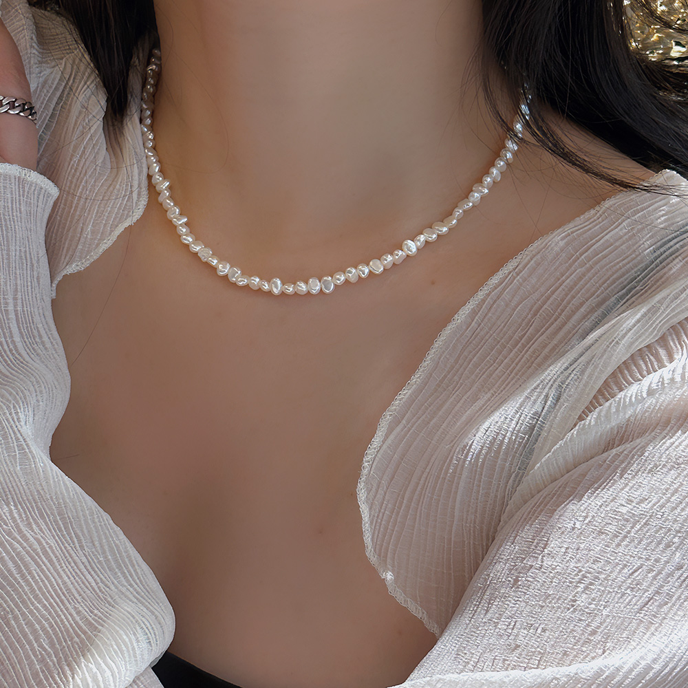 Irregular Freshwater Pearl Necklace for Women - Niche Design Clavicle Chain, Elegant Jewelry for 90s and Y2K Inspired Styles