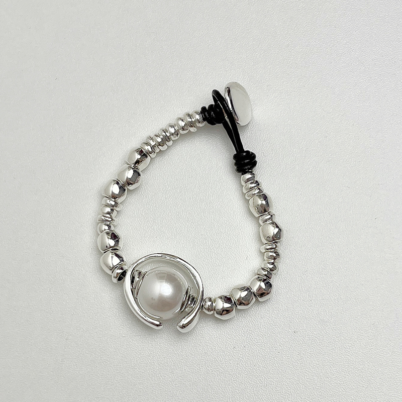 Irregular Leather Rope Multi-Layer Beaded Bracelet with Key Pearl for Women - High-End Fashion Wristband