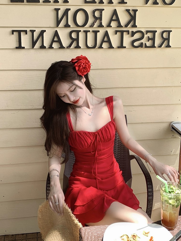 Irregular Strap Dress for Women, Waist-Cinching, Elegant Ruffle Hem, Sexy Short Skirt for Beach Vacation, Autumn & Summer Style Irregular Strap Dress for Women, Waist-Cinching, Elegant Ruffle Hem, Sexy Short Skirt for Beach Vacation, Autumn & Summer Style