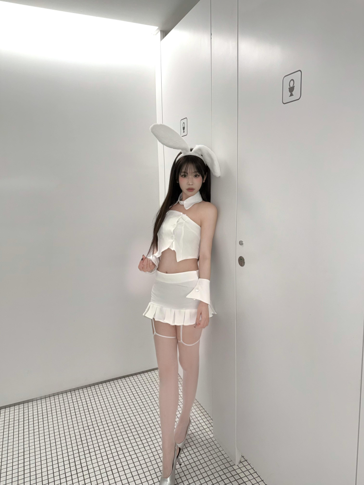 Irregular Strapless Camisole Top and Slim-Fit Bodycon Mini Skirt Set for Women - Summer Sweet and Spicy Style Irregular Strapless Camisole Top and Slim-Fit Bodycon Mini Skirt Set for Women - Summer Sweet and Spicy Style