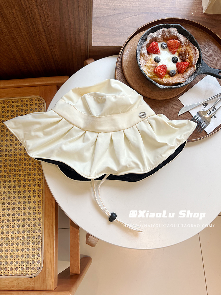 Japanese-Style Black Vinyl Sun Hat for Women - UV Cut, Foldable Wide-Brimmed Fisherman Hat for Summer Sun Protection