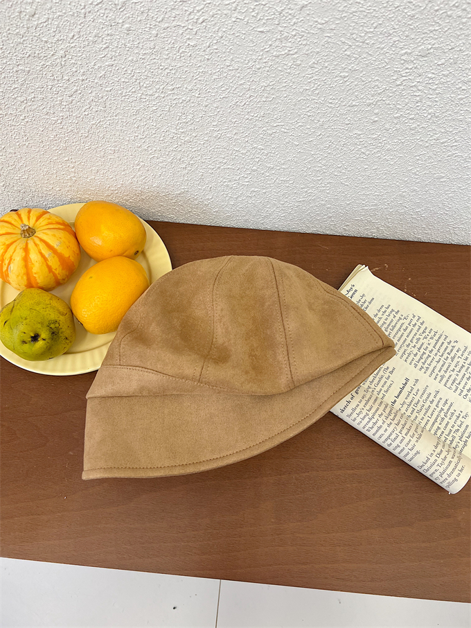 Japanese-Style Suede Fisherman Hat for Women - Slouchy Octagonal Beret, Face-Covering, Trendy Autumn/Winter Accessory, Large Head Circumference Japanese-Style Suede Fisherman Hat for Women - Slouchy Octagonal Beret, Face-Covering, Trendy Autumn/Winter Accessory, Large Head Circumference