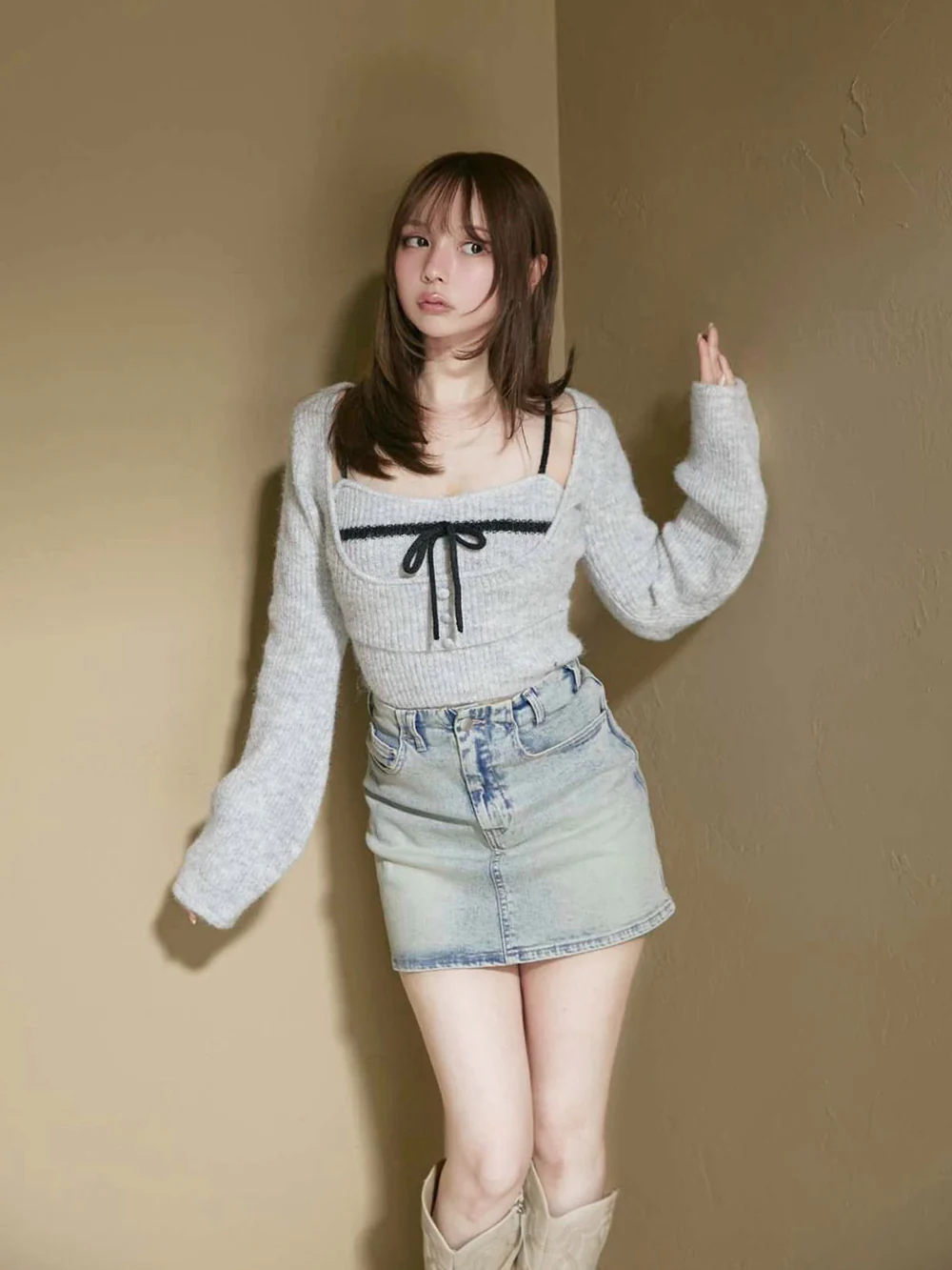 Japanese Sweet Niche Design Gray Cashmere Bow Knitwear Two-Piece Set for Autumn Winter 2025 Japanese Sweet Niche Design Gray Cashmere Bow Knitwear Two-Piece Set for Autumn Winter 2025