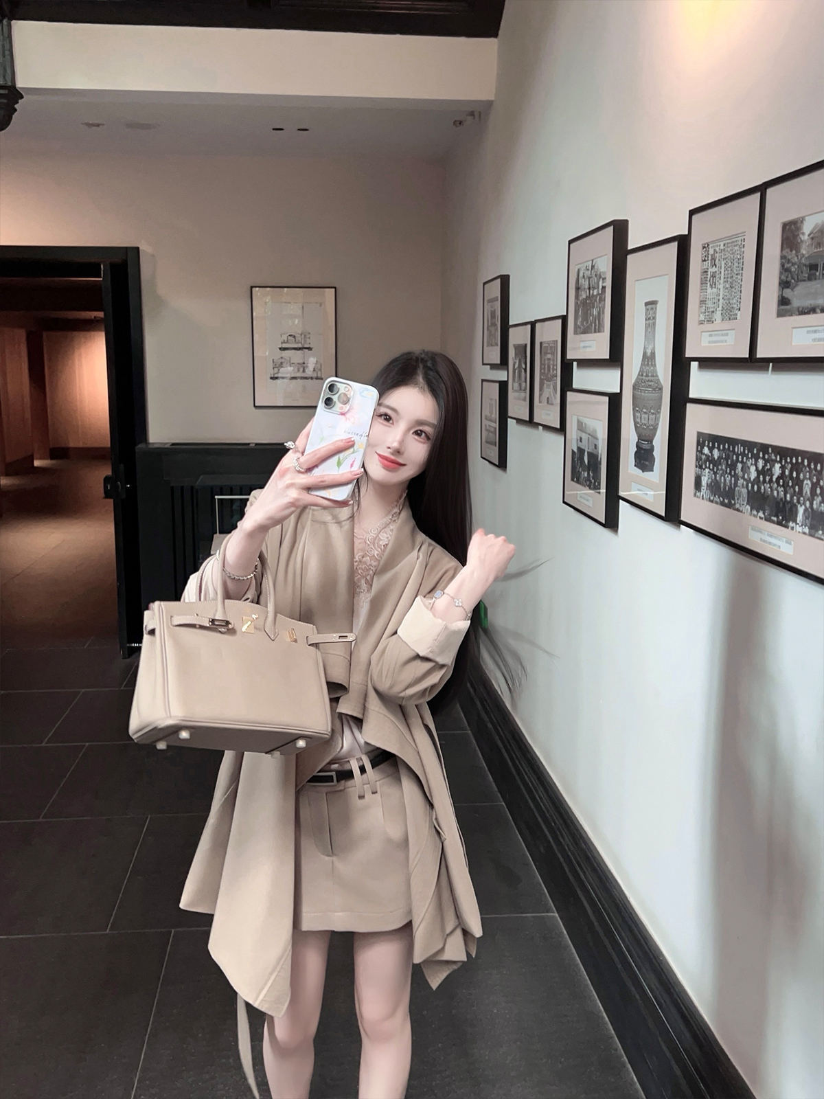 Khaki Mid-Length Trench Coat for Women - British Style Casual Outerwear with Belt - Spring Fashion 2025 Khaki Mid-Length Trench Coat for Women - British Style Casual Outerwear with Belt - Spring Fashion 2025