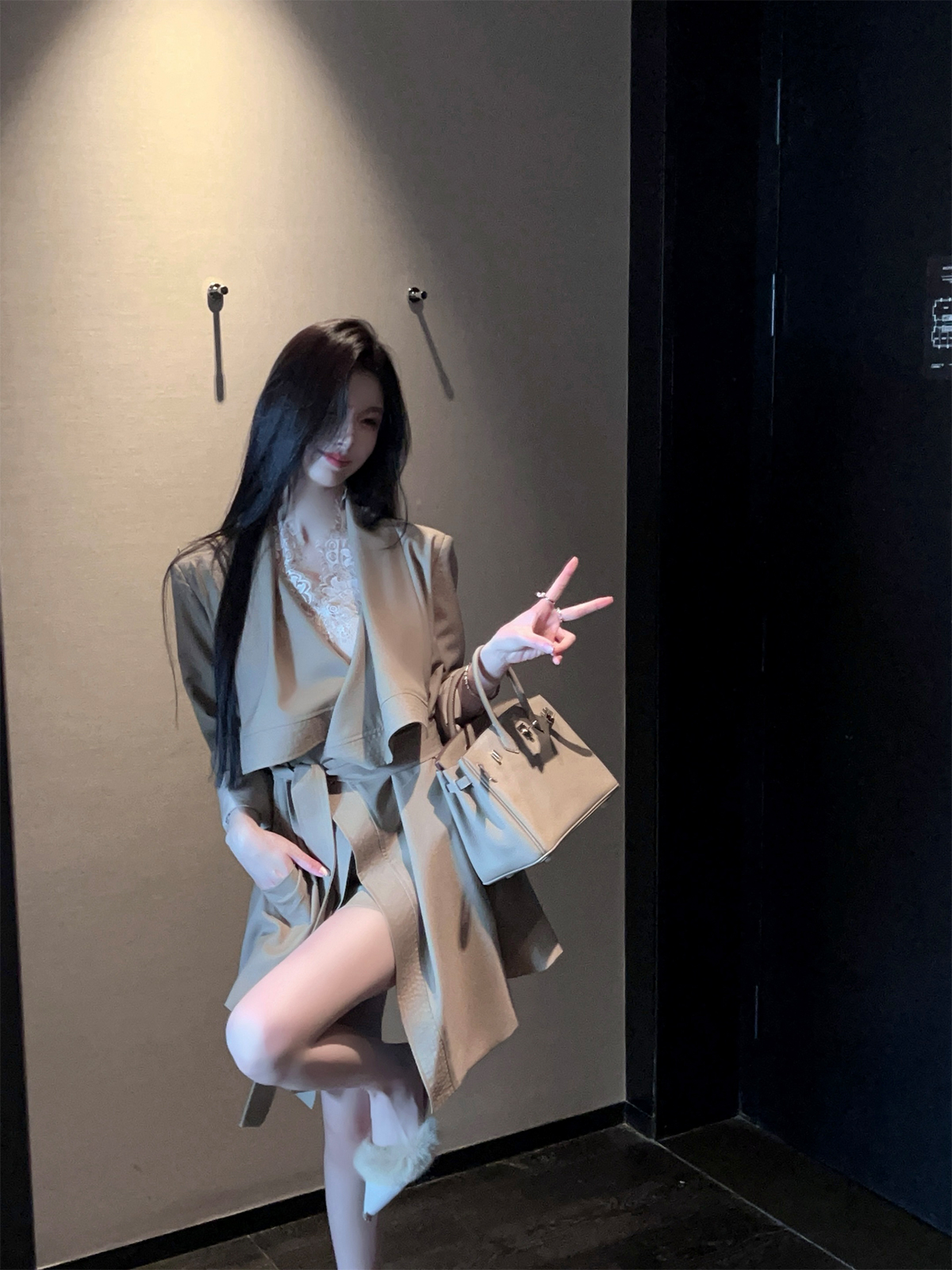 Khaki Mid-Length Trench Coat for Women - British Style Casual Outerwear with Belt - Spring Fashion 2025 Khaki Mid-Length Trench Coat for Women - British Style Casual Outerwear with Belt - Spring Fashion 2025